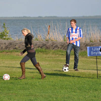 Solextour met Elfstedenvoetbal als bedrijfsuitje in Friesland